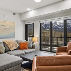 Ascent Unit 320 - Modern 3BR Retreat w/ 3 Balconies & Fireplace