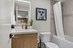 Ascent Unit 320 - Modern 3BR Retreat w/ 3 Balconies & Fireplace - Image 4