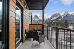 Ascent Unit 320 - Modern 3BR Retreat w/ 3 Balconies & Fireplace - Image 3