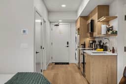Ascent Unit 320B - Studio | King Bed | Mountain View | Hot Tub & Pool - Image 4