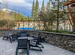 Blackstone Unit 320 - Mountain Views | Hot Tub | Outdoor Pool | King Bed - Image 4