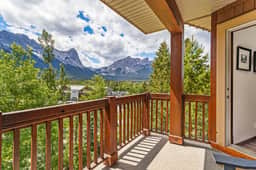Falcon Crest Unit 319 - 180° Mountain Views | Two Hot Tubs | Fresh Reno - Image 2