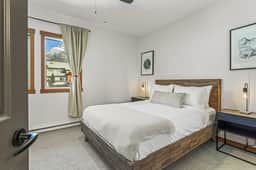 Lodges Unit G402 - Penthouse 1 bed | Hot Tub & Pool | Mountain Views - Image 4