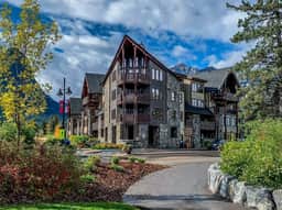 Rundle Cliff Unit 107 - Luxury 2BR Suite | Heart of Canmore | Hot Tub - Image 3