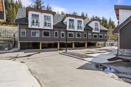 Skyridge 415 - Modern Townhome | Private Deck & BBQ | Hot Tub - Image 4