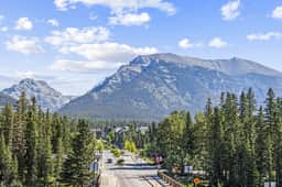 Tamarack 205B | Serenity Villa - Image 3
