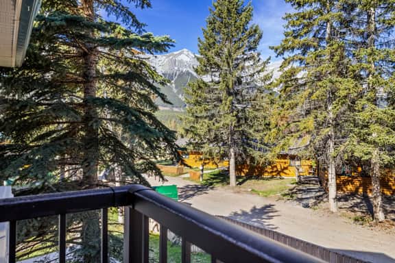 108 Banff Boundary Lodge - Forest Retreat | Near Banff Gate | Hot Tub - Image 2