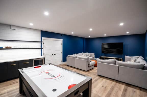 AFrame in Fairmont Hot Springs - | HotTub | Cinema & Games Room - Image 4