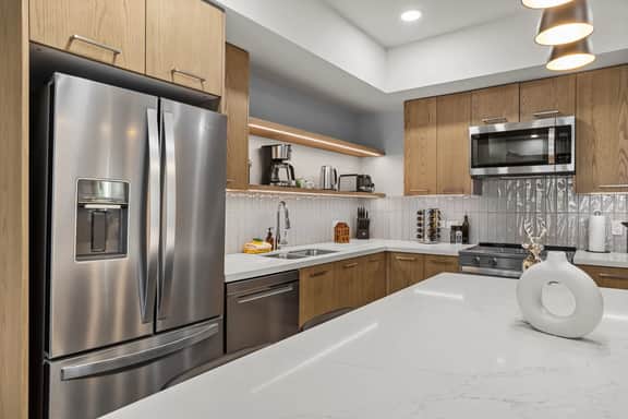 Ascent Unit 320A - Bright 2BR Mountain Haven w/ 2 Balconies & Fireplace - Image 5