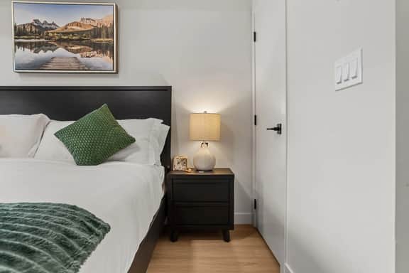 Ascent Unit 320B - Studio | King Bed | Mountain View | Hot Tub & Pool - Image 5