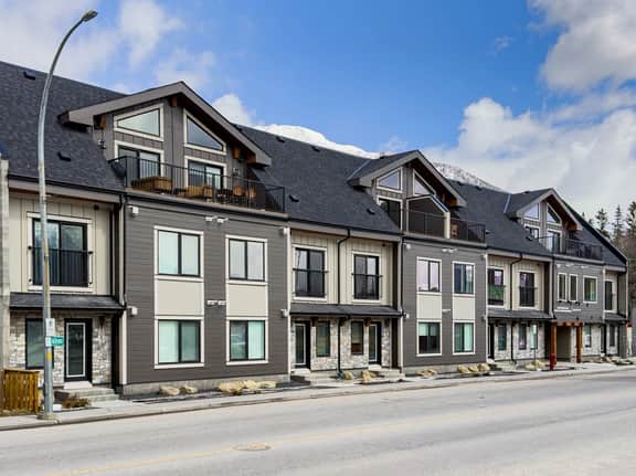 Brookside Lane 303 - Top Floor Downtown Retreat|Hot Tub|Mountain Views - Image 4