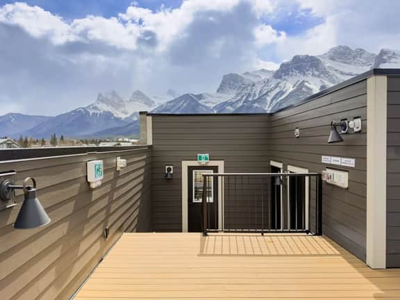 Brookside Lane 303 - Top Floor Downtown Retreat|Hot Tub|Mountain Views - Image 2