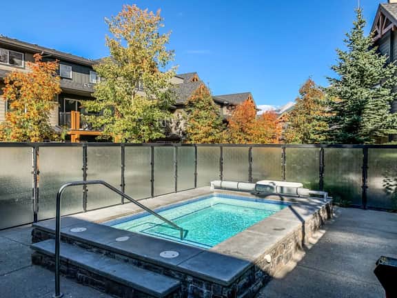 Copperstone Unit 4107 - Walkout to Hot tub | BBQ | Clean & Cozy 1 Bed Condo - Image 3