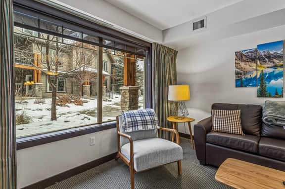 Copperstone Unit 4107 - Walkout to Hot tub | BBQ | Clean & Cozy 1 Bed Condo - Image 5