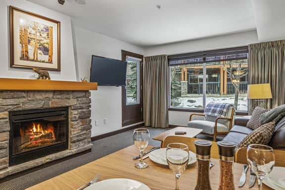 Copperstone Unit 4107 - Walkout to Hot tub | BBQ | Clean & Cozy 1 Bed Condo - Image 2