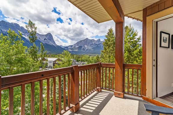 Falcon Crest Unit 319 - 180° Mountain Views | Two Hot Tubs | Fresh Reno - Image 2