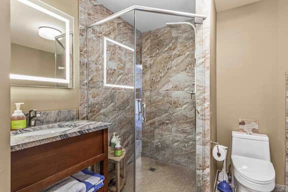 Falcon Crest Unit 324 - Hidden Gem | 180° Mountain Views | Two Hot Tub - Image 4