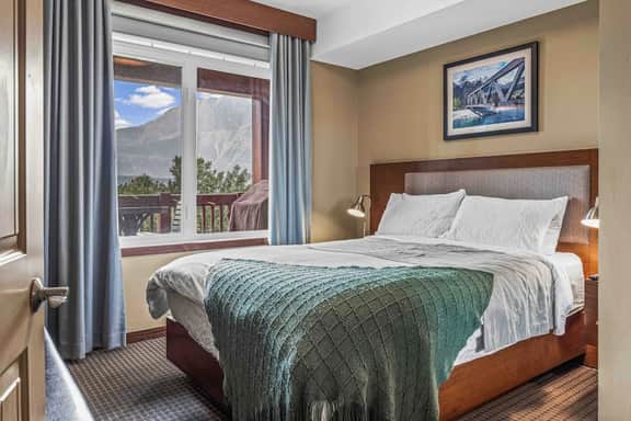 Falcon Crest Unit 324 - Hidden Gem | 180° Mountain Views | Two Hot Tub - Image 3