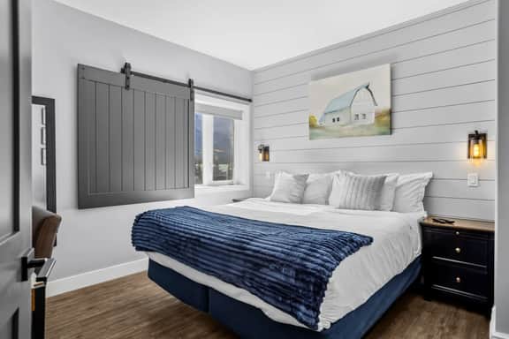 Grande Rockies Unit 313 - Cozy King Condo | Mountain Views & Resort Perks - Image 3