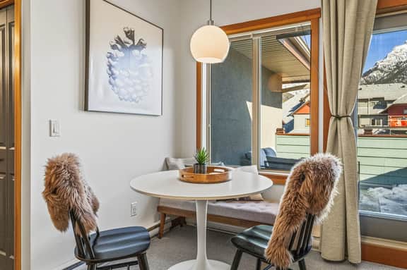 Lodges Unit G402 - Penthouse 1 bed | Hot Tub & Pool | Mountain Views - Image 3