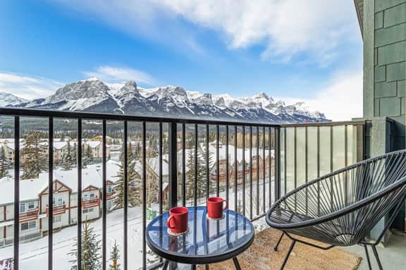 Silver Creek Unit 403 - Panoramic Mountain Views | 2 Hot Tubs | Steam Room - Image 4