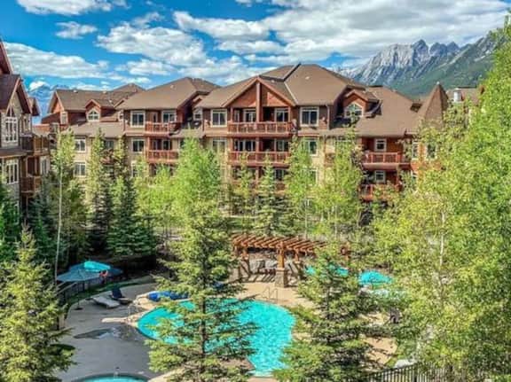 Stoneridge Unit 334 - 180° Mountain Views | 2 King Beds | Hot Tub & Pool - Image 4